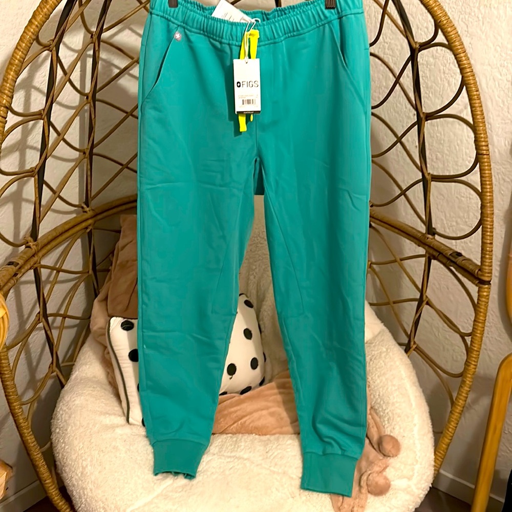 Brand new with tags, Figs Tansen Joggers in Size S
